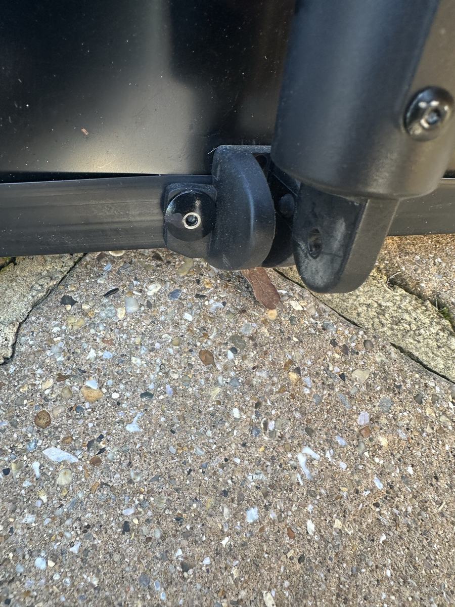 The clip opened and the back leg released from it
